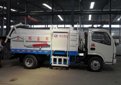 東風銳鈴側裝壓縮式<a  data-cke-saved-href=http://www.dfxqc.com/lajiche/ href=http://www.dfxqc.com/lajiche/ target=_blank class=infotextkey><a href=http://m.khfxs.cn/ljc target=_blank class=infotextkey>垃圾車</a></a>