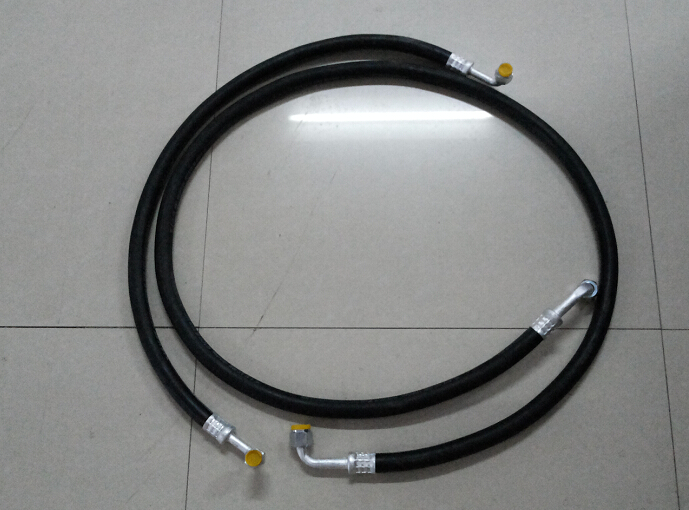 <a href=http://m.khfxs.cn/lcc/ target=_blank class=infotextkey>冷藏車</a>制冷系統(tǒng)管路圖片