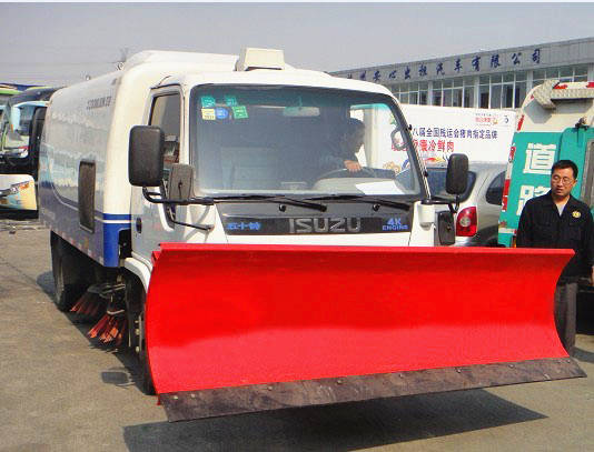 五十鈴鏟雪<a href=http://m.khfxs.cn/saoluche/ target=_blank class=infotextkey>掃路車</a>