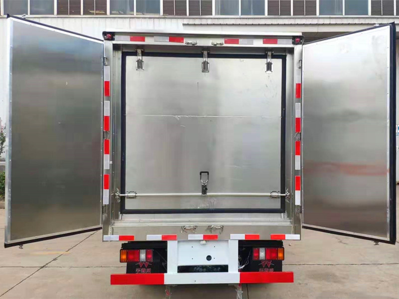 東風(fēng)多利卡醫(yī)療廢物轉(zhuǎn)運車(國五)圖片5